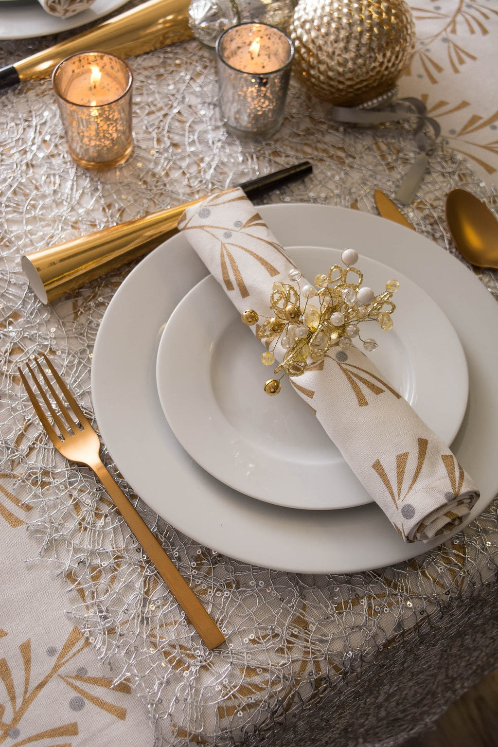 Silver Sequin Mesh 16x10' Table Runner Roll