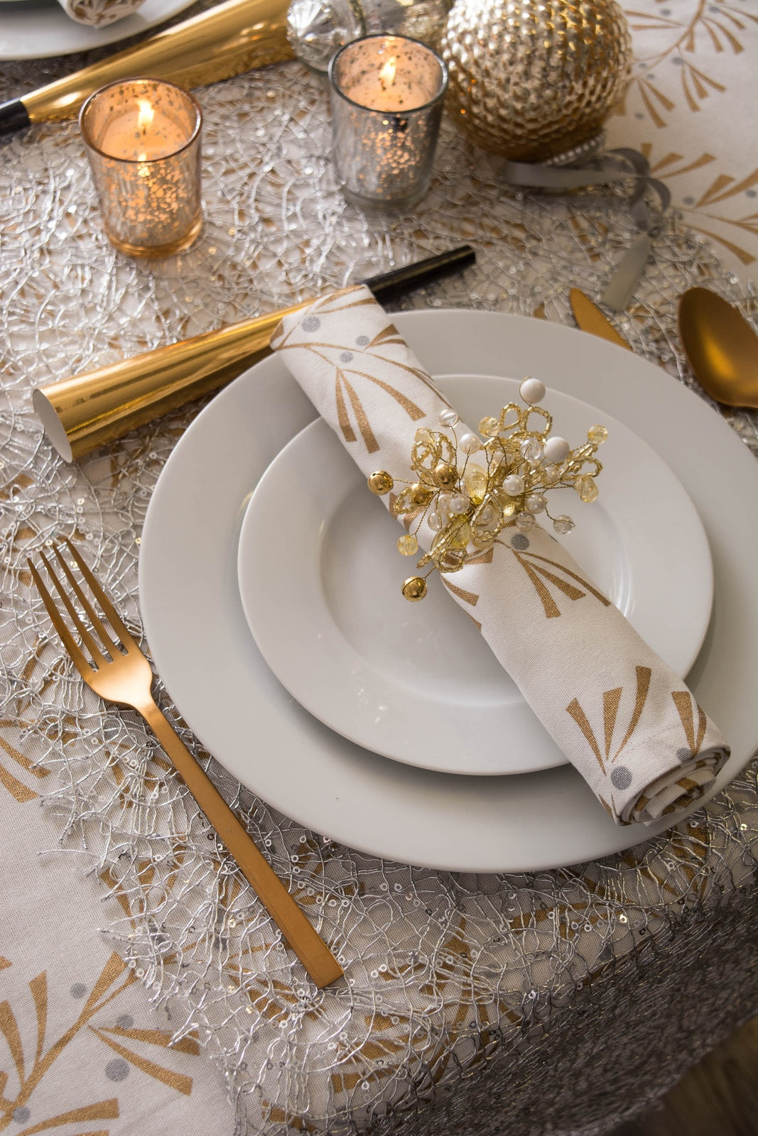 Silver Sequin Mesh 16x10' Table Runner Roll