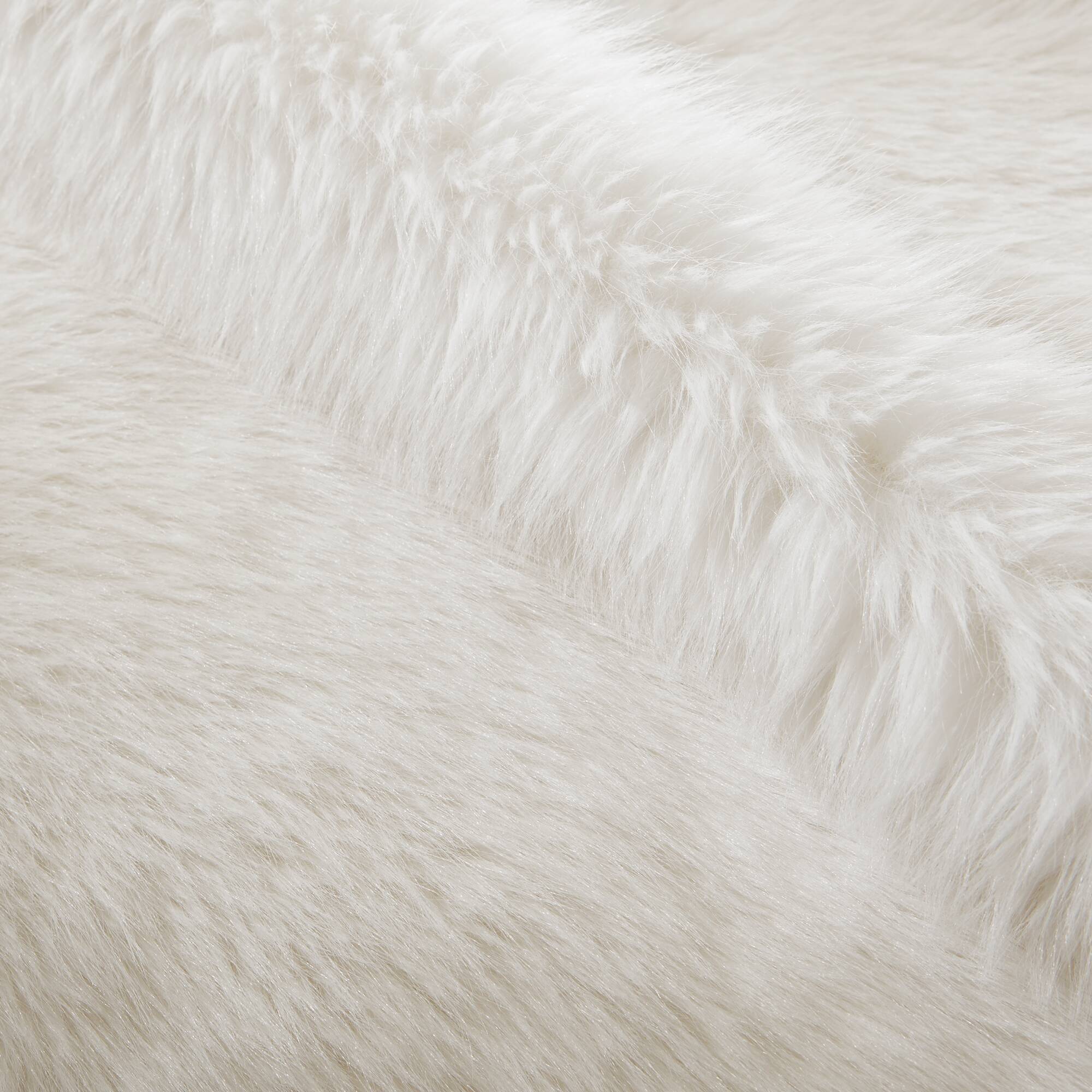 Luxe Faux Fur Throw Blanket