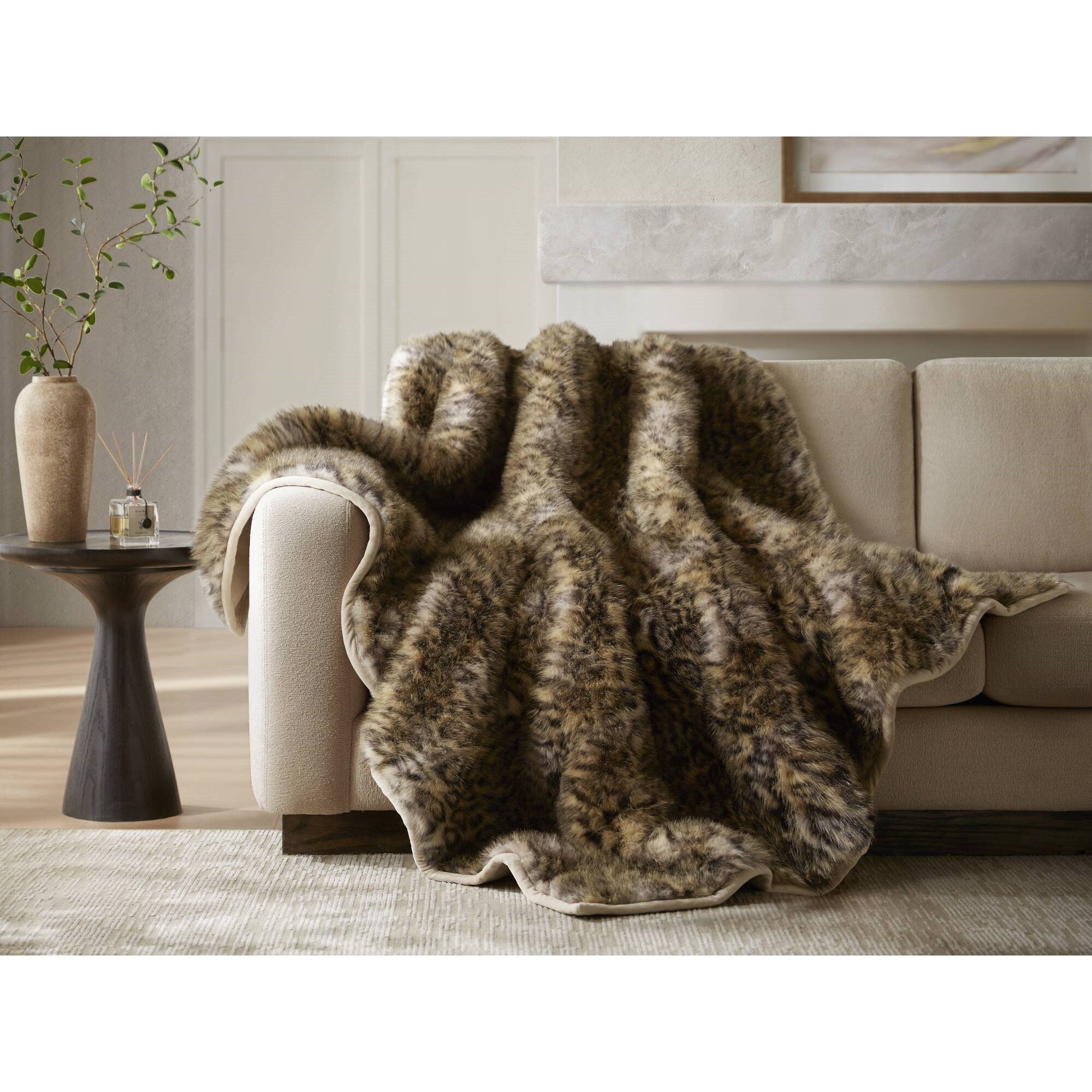 Luxe Faux Fur Throw Blanket