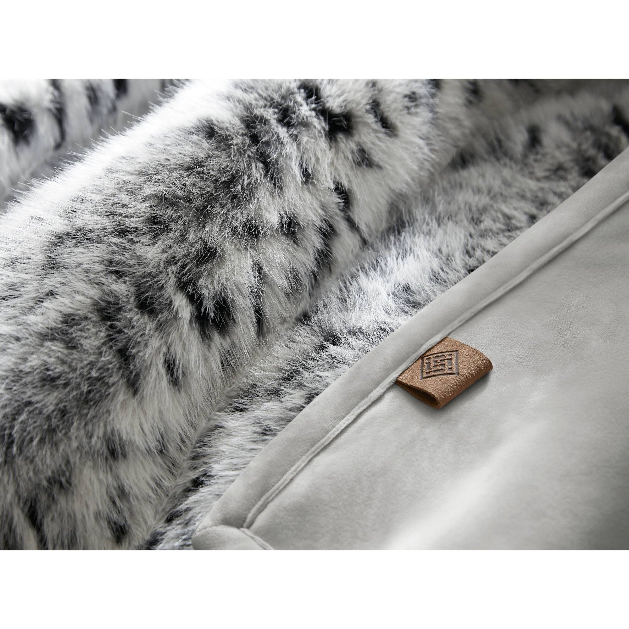 Luxe Faux Fur Throw Blanket