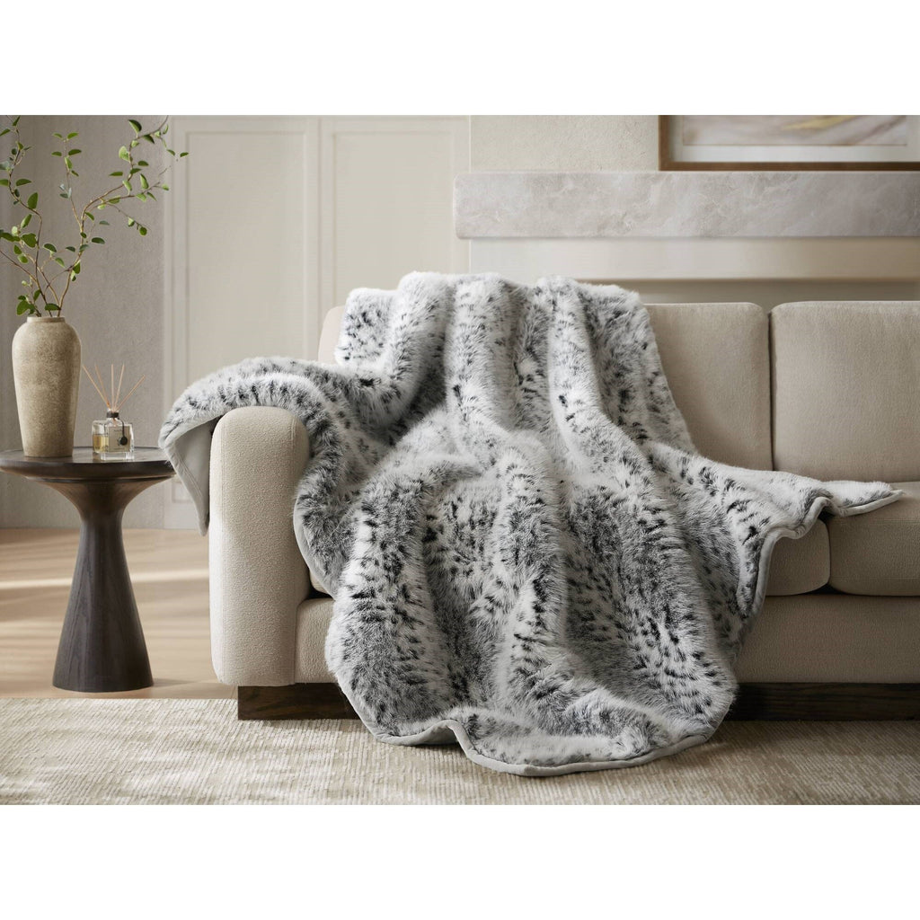 Luxe Faux Fur Throw Blanket