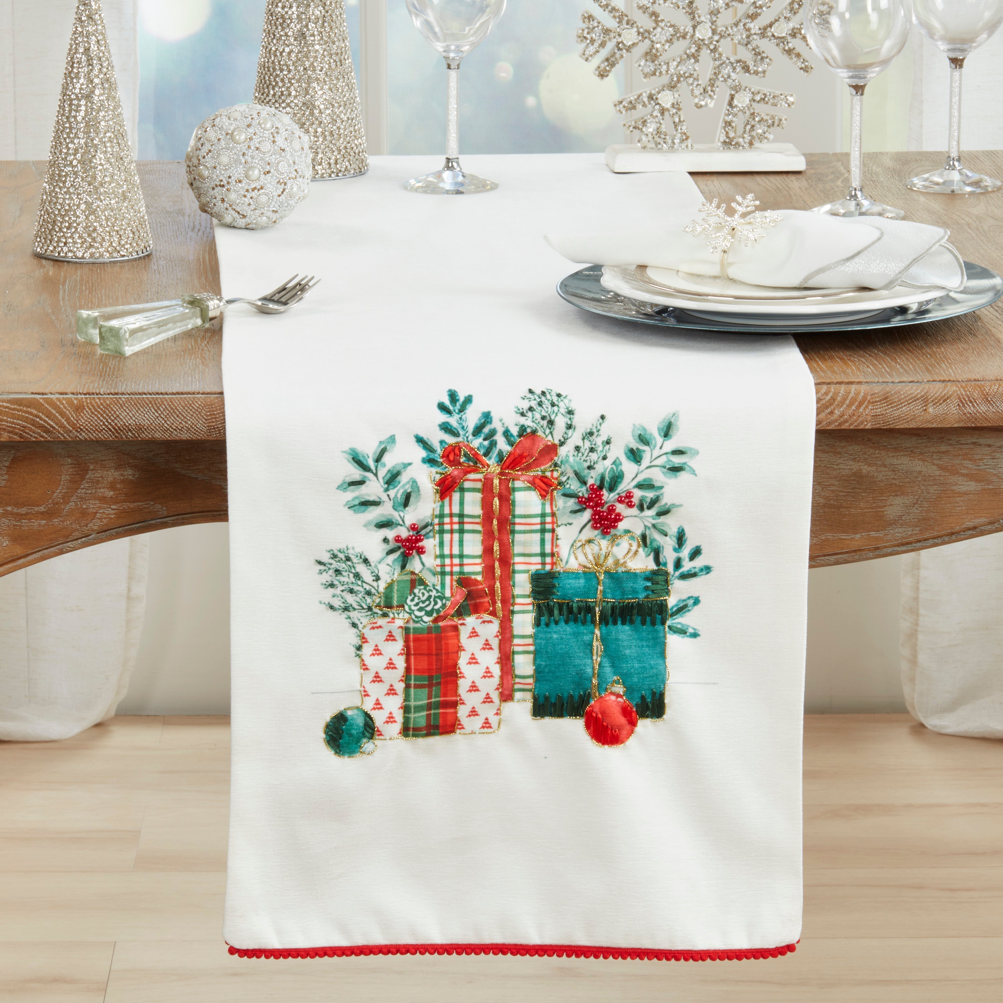 Christmas Gifts Table Runner