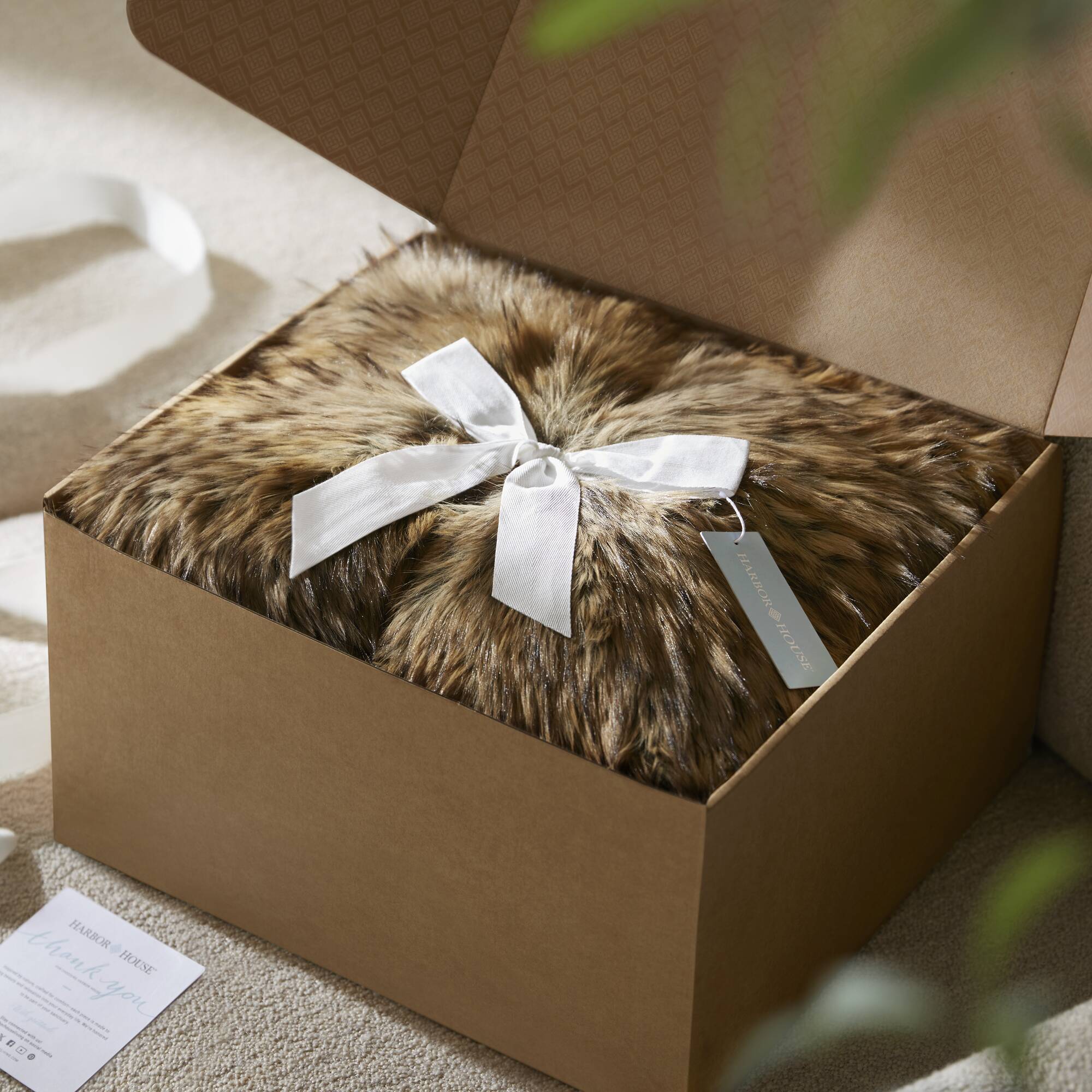 Luxe Faux Fur Throw Blanket