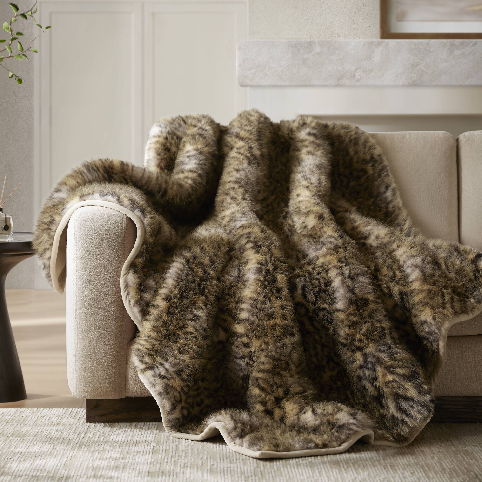 Luxe Faux Fur Throw Blanket