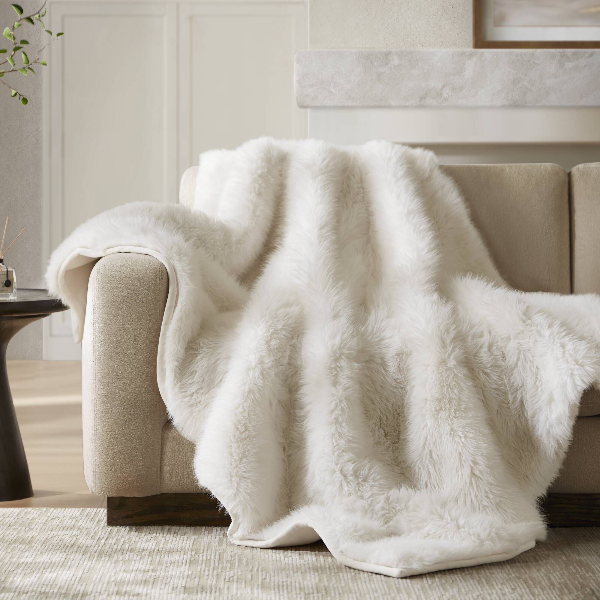 Luxe Faux Fur Throw Blanket