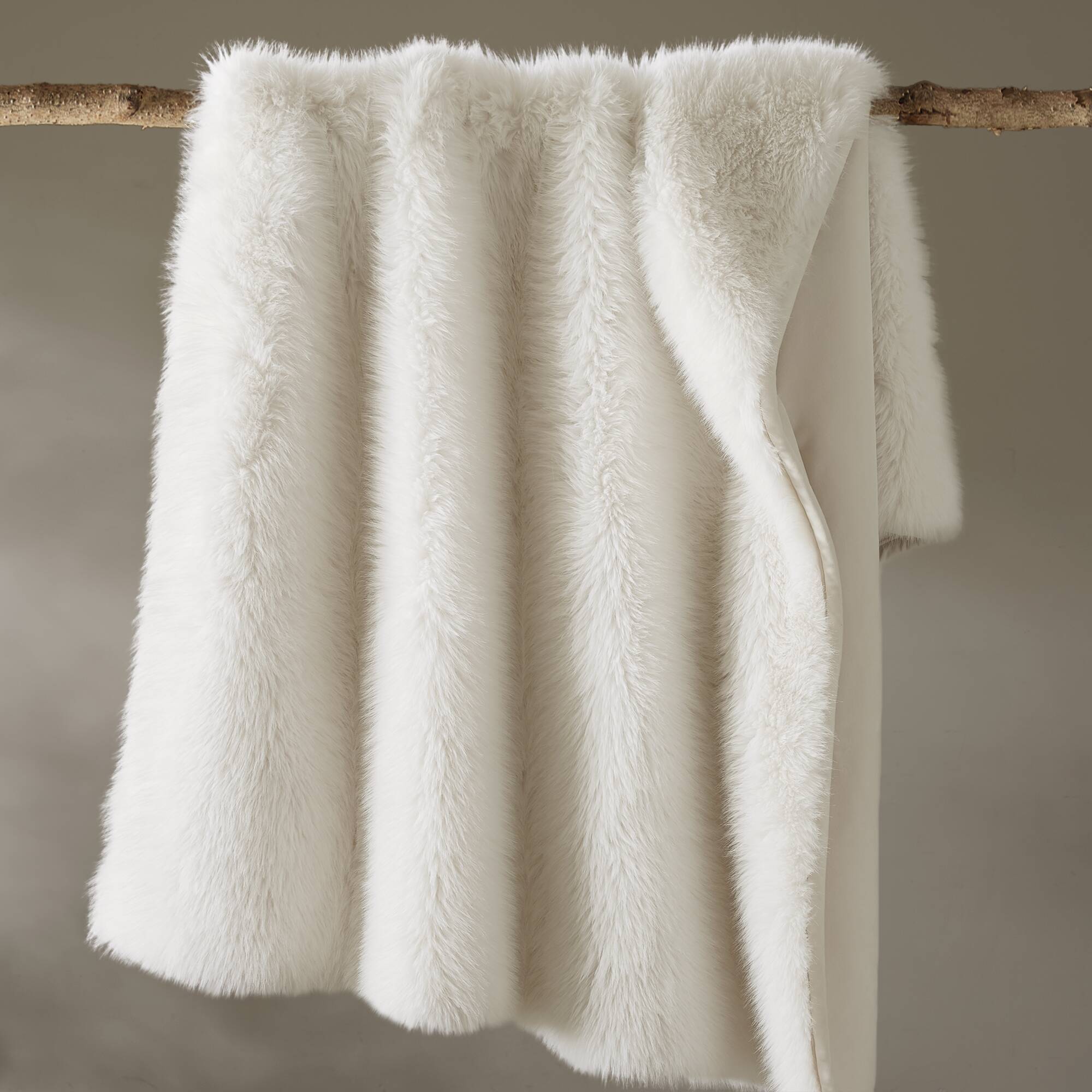 Luxe Faux Fur Throw Blanket