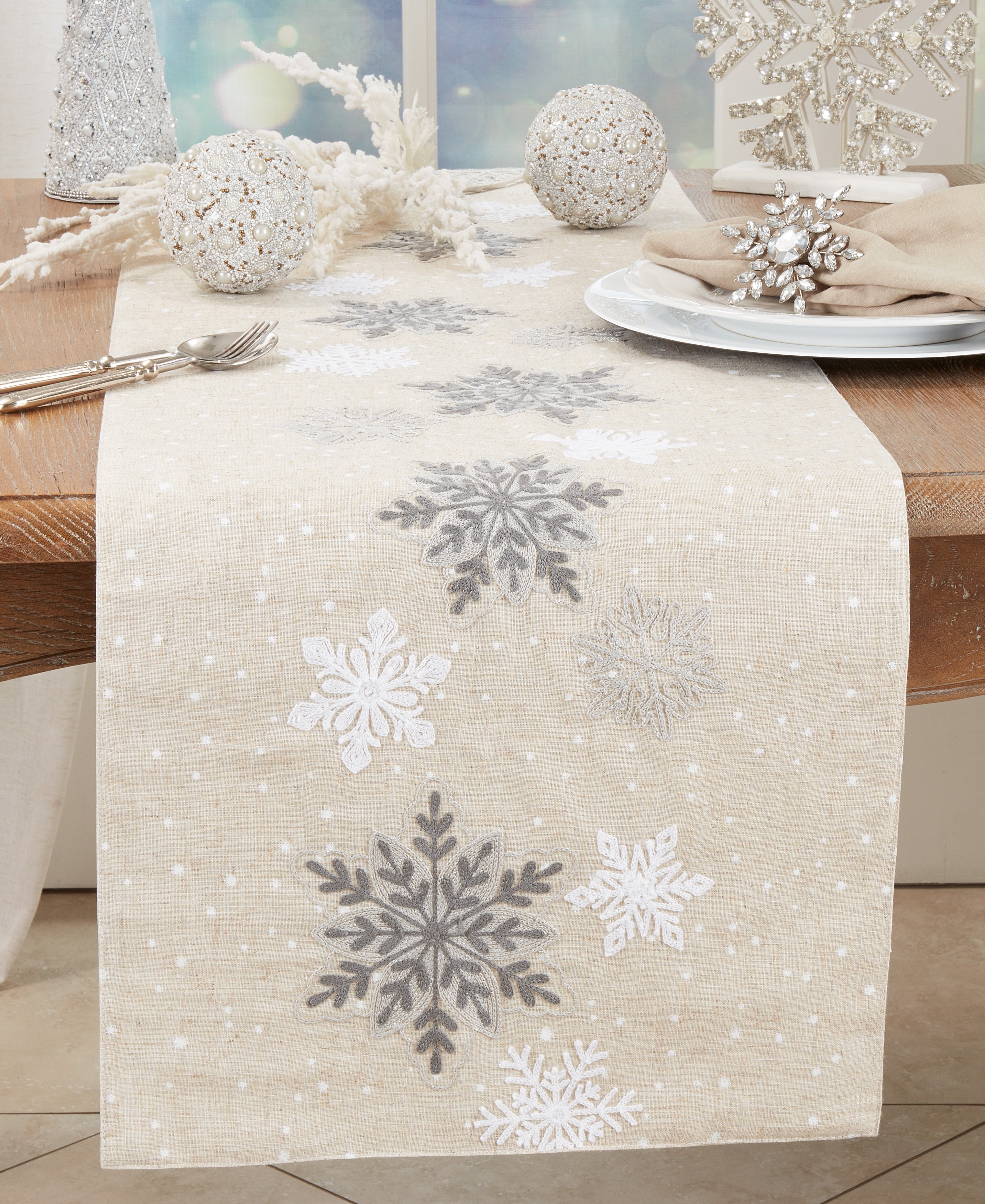 Frosty Snowflakes Table Runner