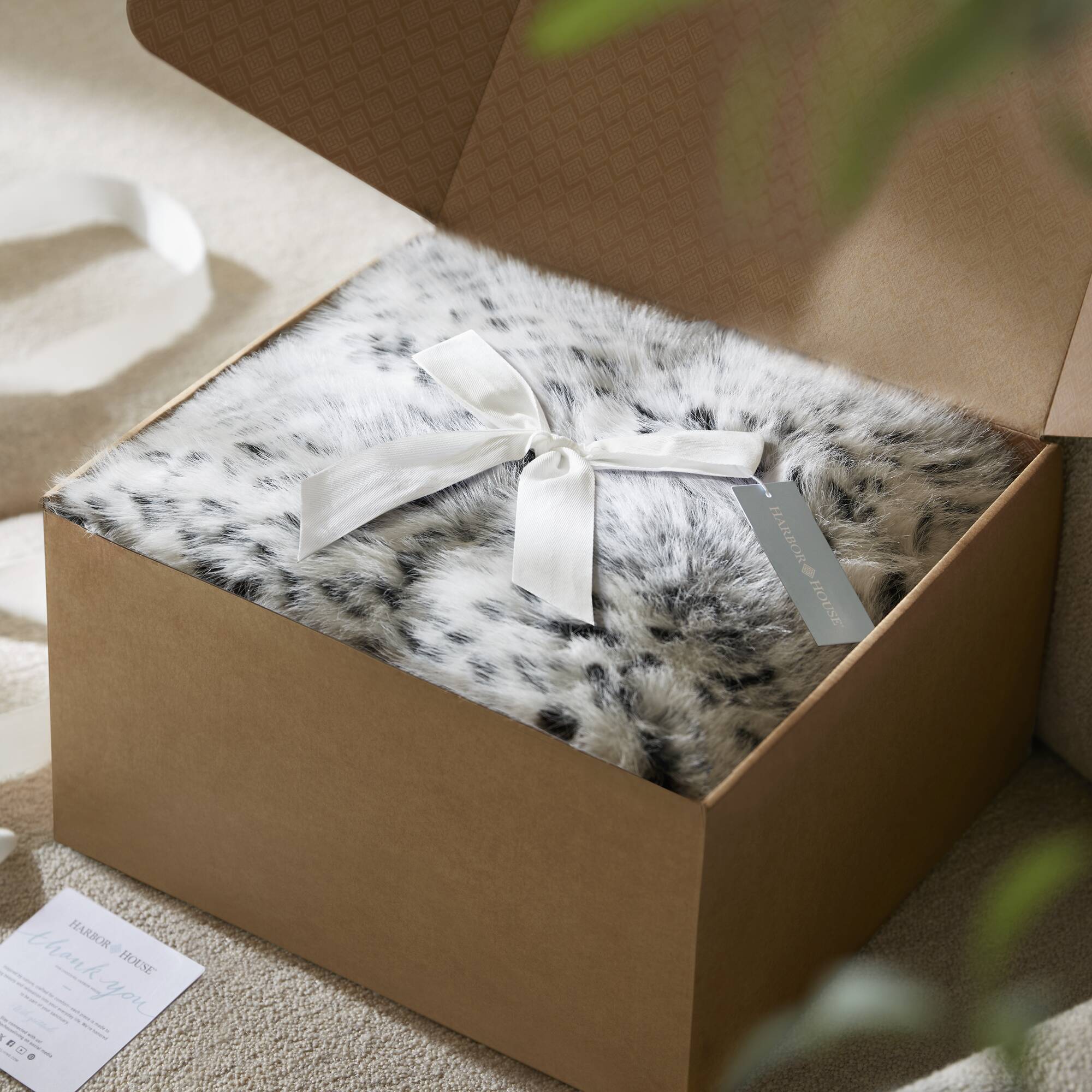 Luxe Faux Fur Throw Blanket