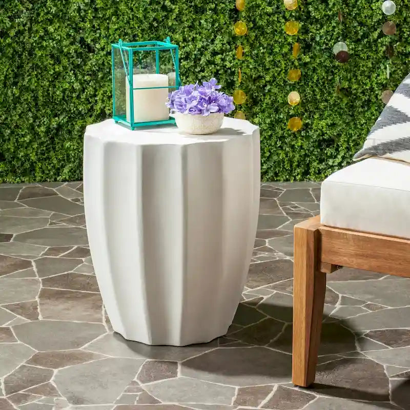 SAFAVIEH Nhuong Concrete Indoor/ Outdoor Accent Table - 15.3 x 15.3 x 17.7 - 15Wx15Dx18H