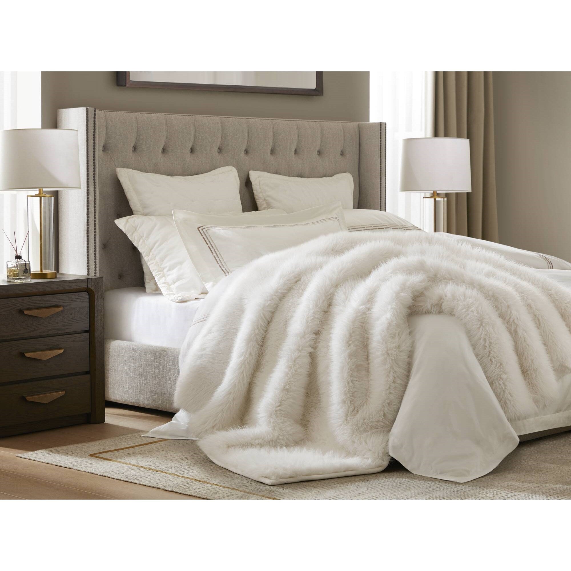 Luxe Faux Fur Throw Blanket