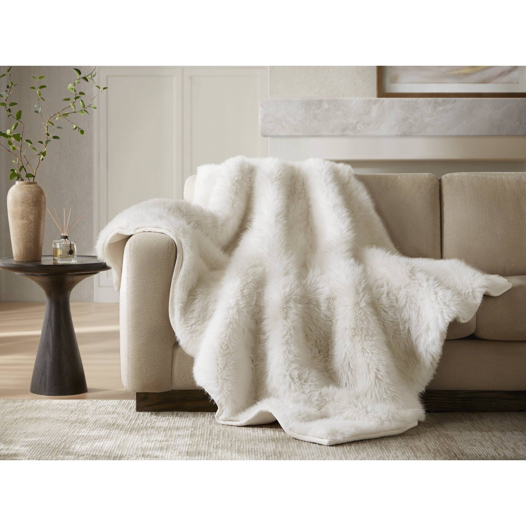 Luxe Faux Fur Throw Blanket