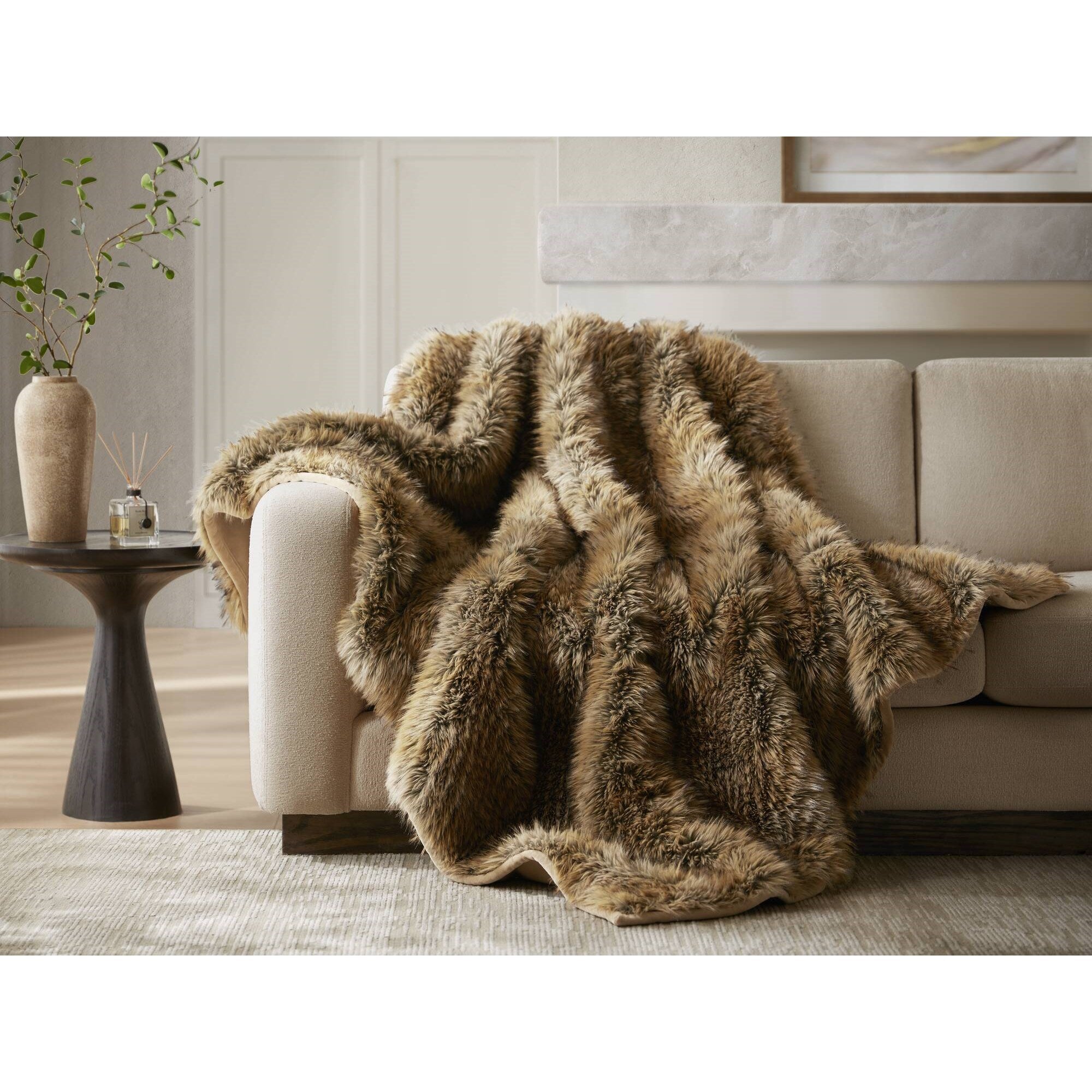 Luxe Faux Fur Throw Blanket