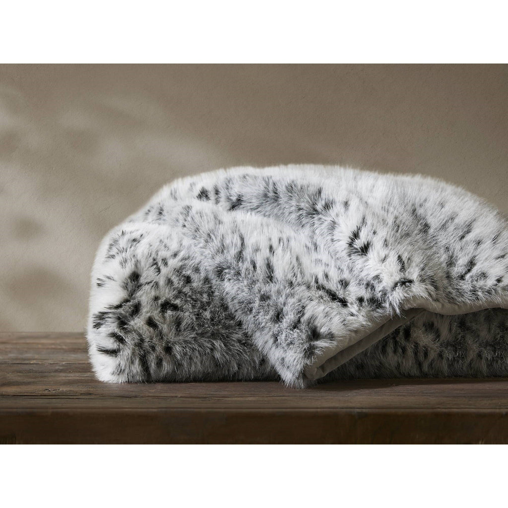 Luxe Faux Fur Throw Blanket