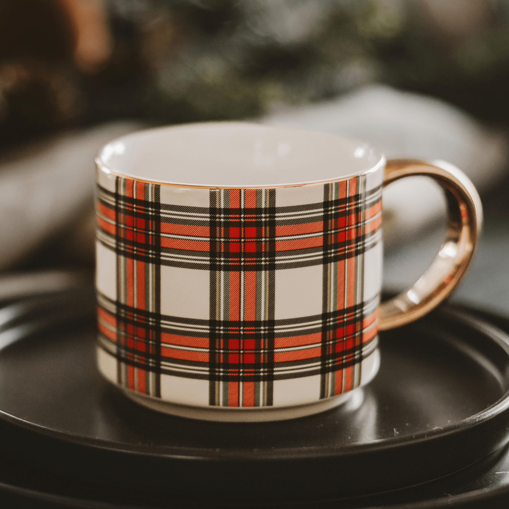 White Plaid 14oz. Gold Handle Coffee Mug