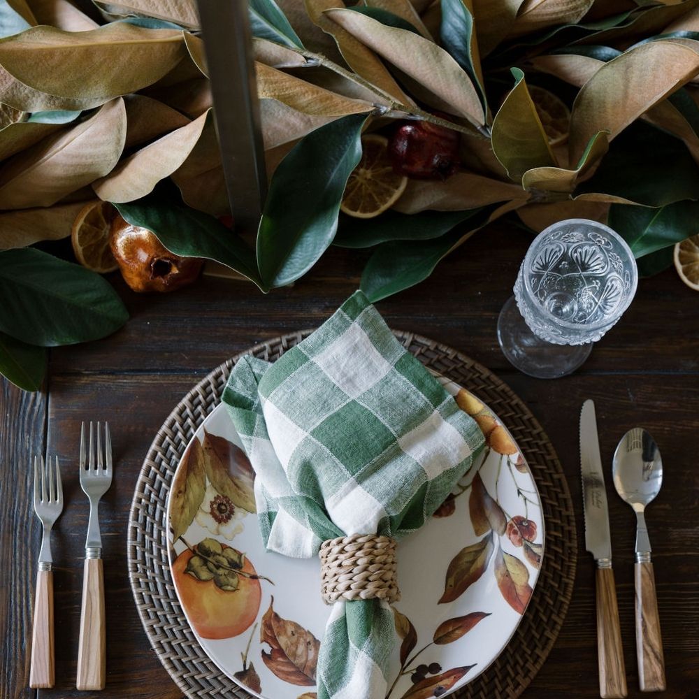 9' Lifelike Faux Green Magnolia Leaf Garland