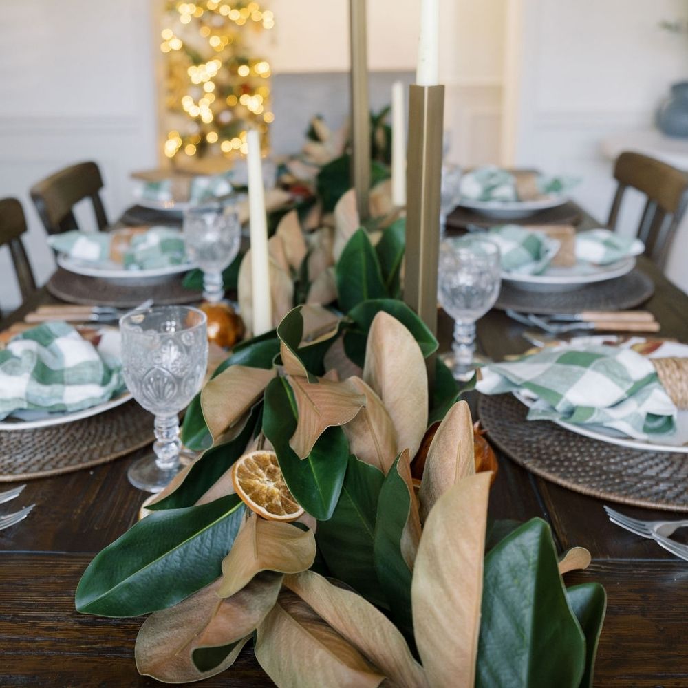 9' Lifelike Faux Green Magnolia Leaf Garland