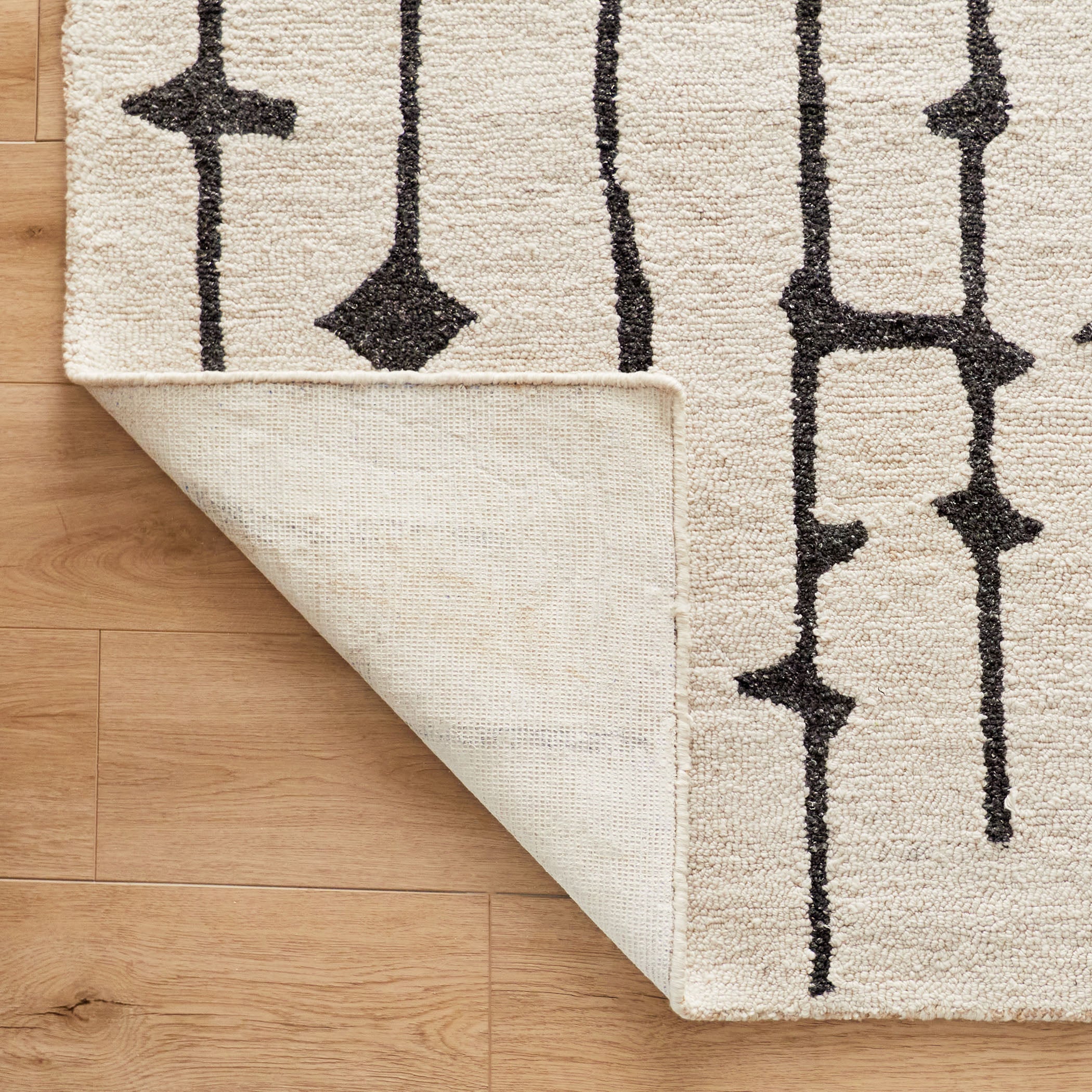 Contemporary Luxe Black Rug