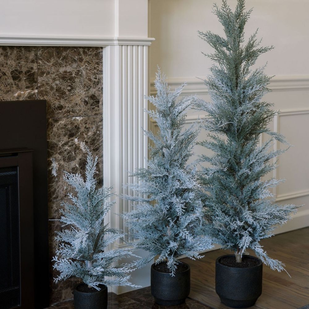 Elegant 4' Cedar Tree with Lifelike Foliage