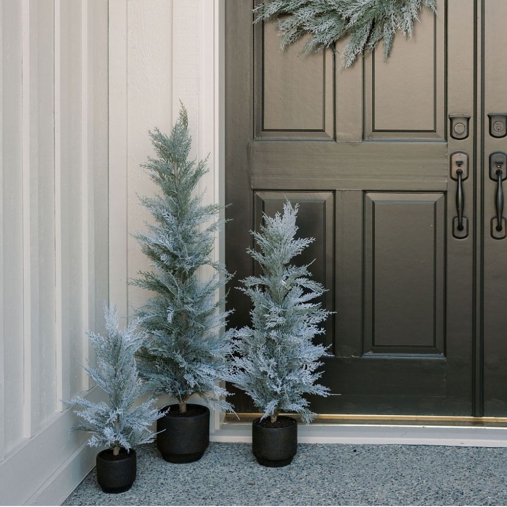 Elegant 4' Cedar Tree with Lifelike Foliage