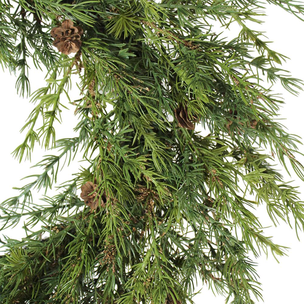 Elegant 28 Artificial Pine Wreath with Realistic Pinecones