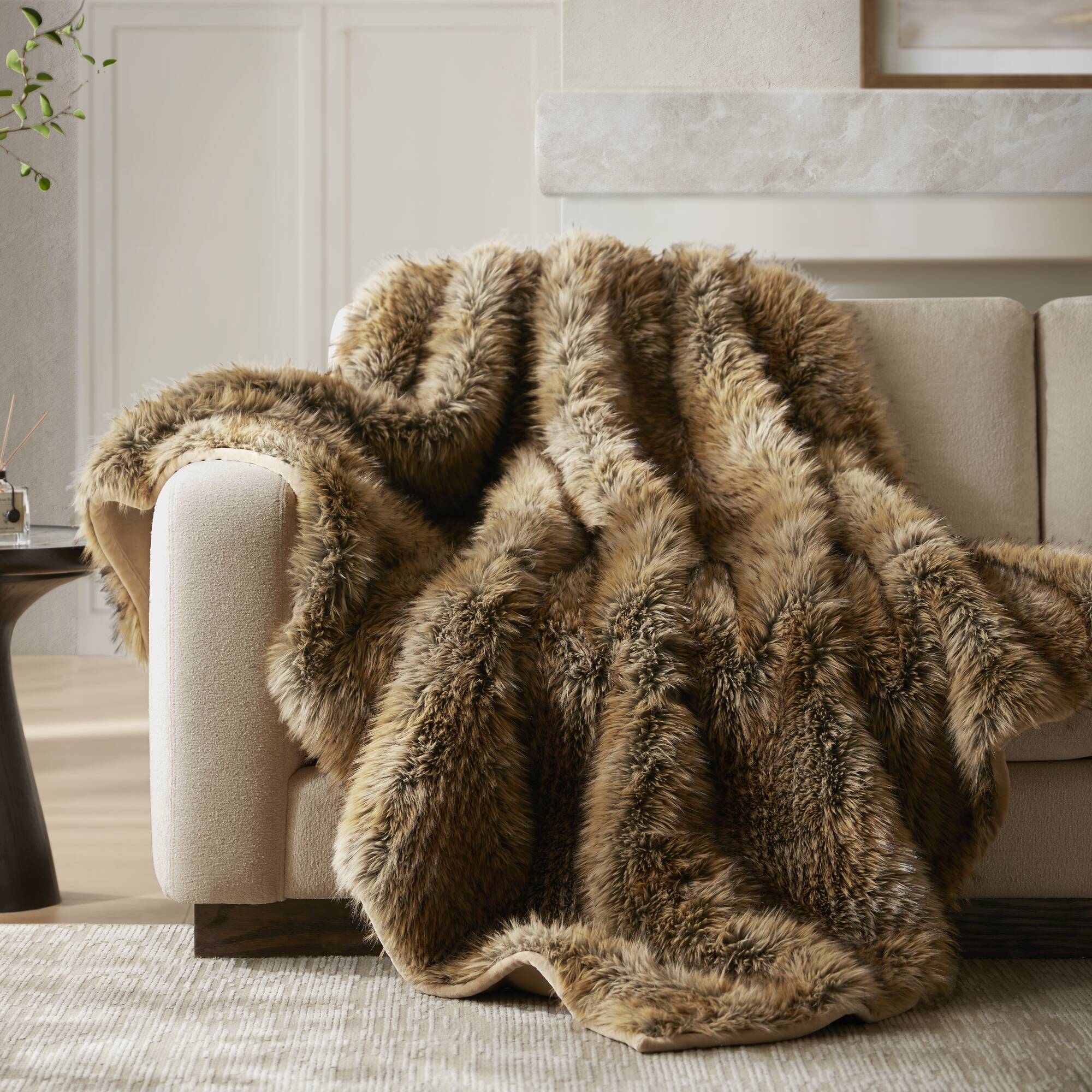 Luxe Faux Fur Throw Blanket