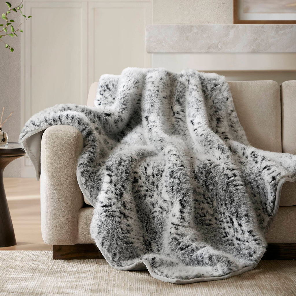 Luxe Faux Fur Throw Blanket