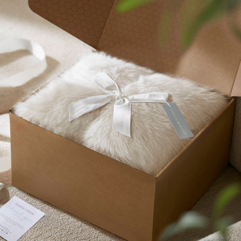 Luxe Faux Fur Throw Blanket