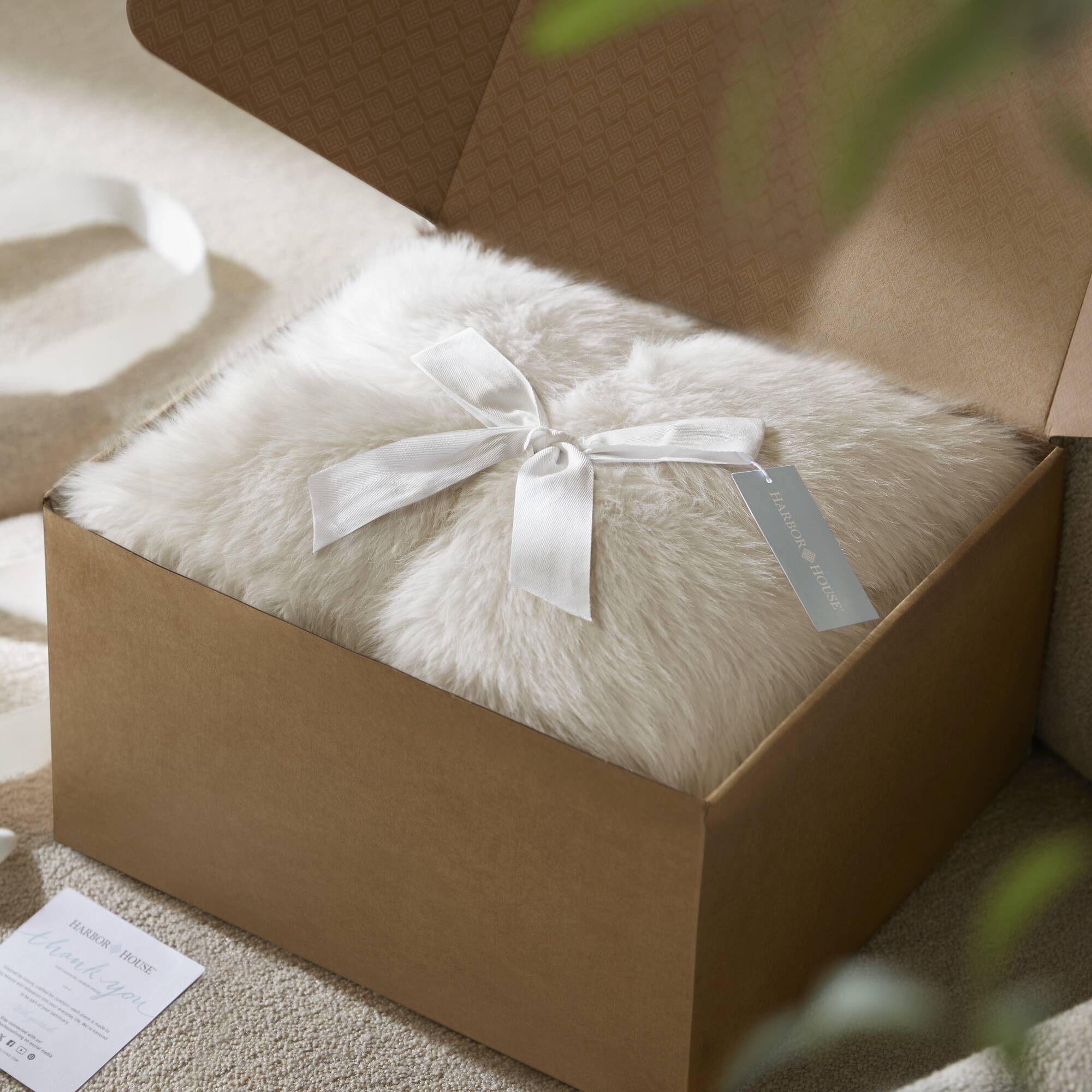 Luxe Faux Fur Throw Blanket